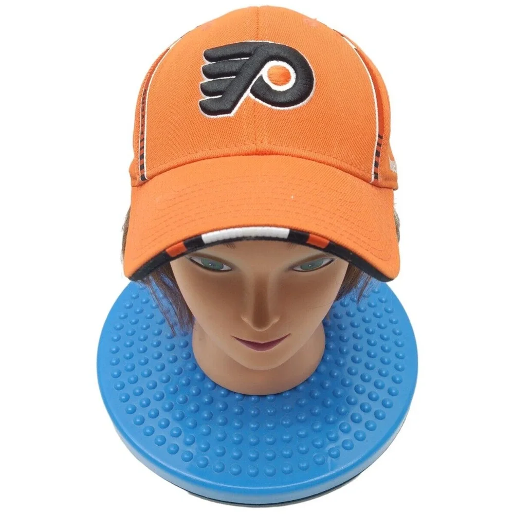 Philadelphia Flyer NHL Reebok Cap Hat Center Ice Collection Stretch FITMAX70 S/M